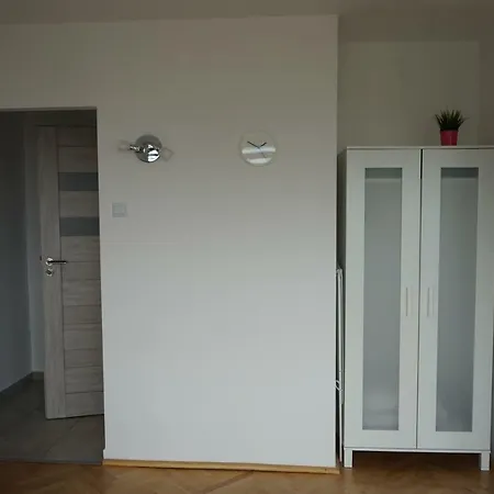 Sloneczny Skwer 13 *